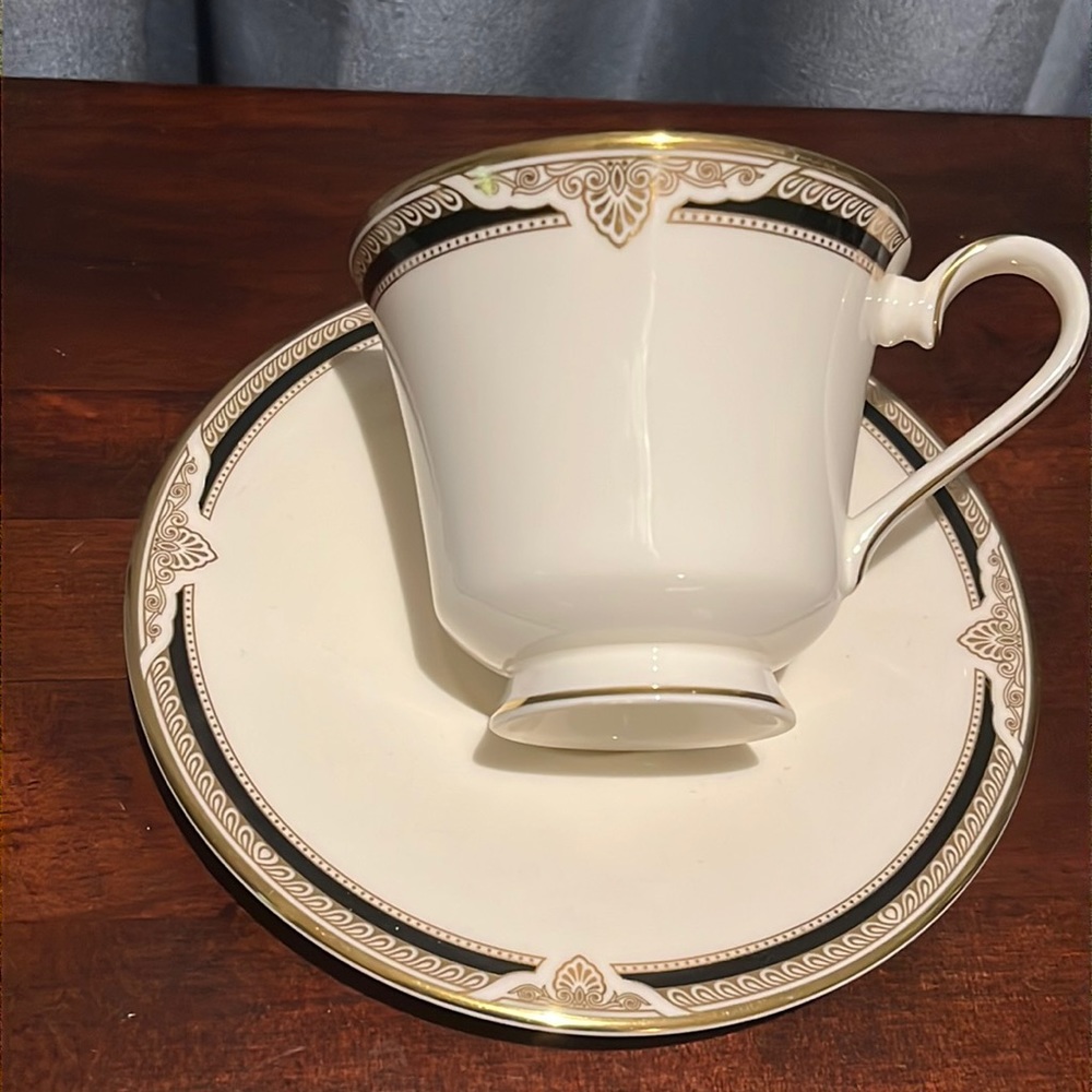 ROYAL DOULTON Andover Cup and Saucer Set,  Fine Bone China England